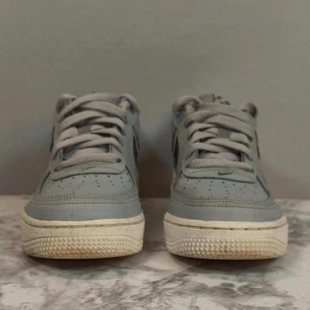 Nike Air Force 1 Low GS Light Smoke Gray Sneakers Size 4.5Y